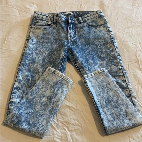Forever 21 soft and stretchy jean (acid wash) - Picture 2 of 4